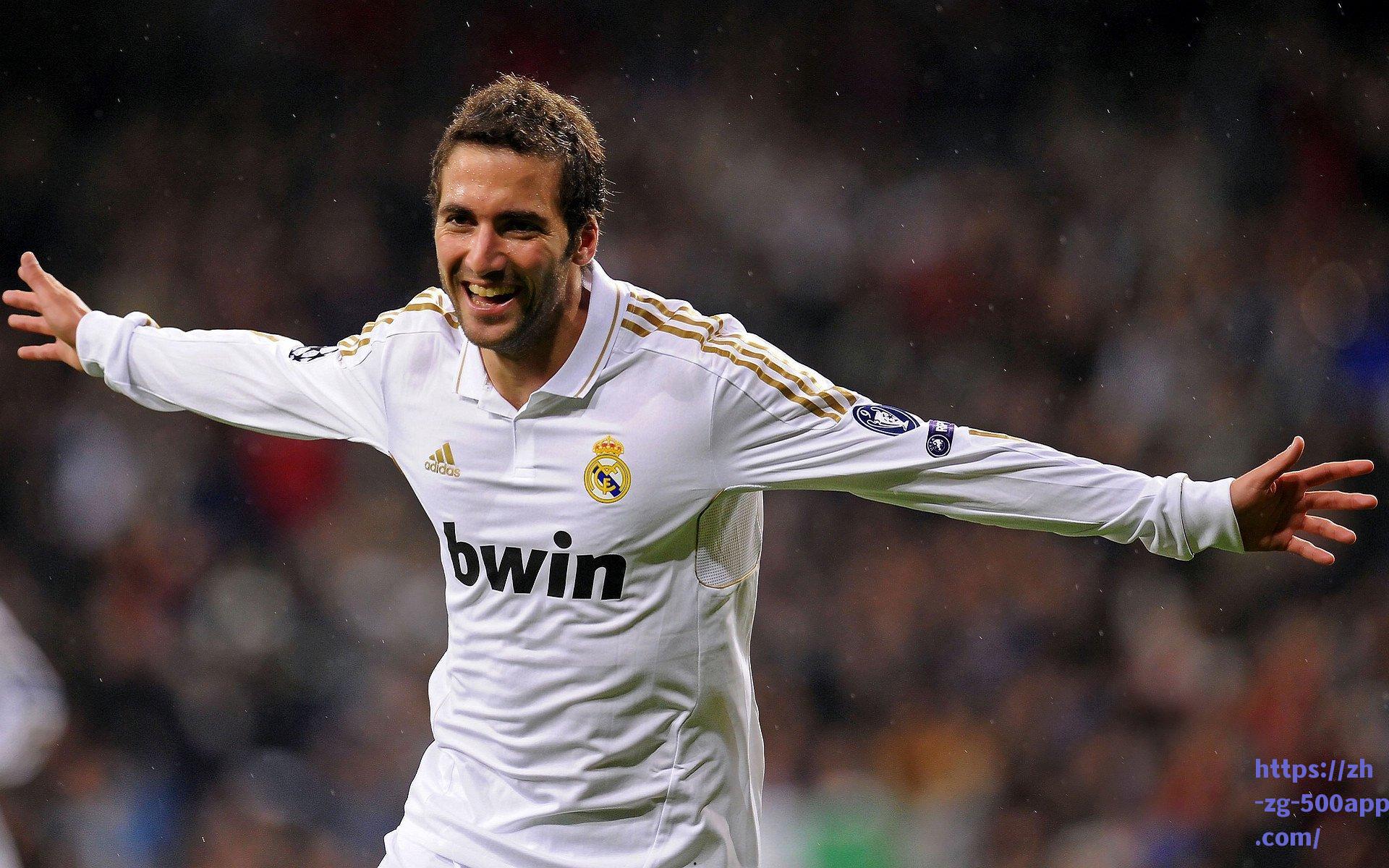 奥格斯堡全面压制弗赖堡！射门19-5碾压，主场狂轰8次射正终结悬念